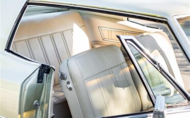 Cadillac-Deville-1968-Beige-Cream-25