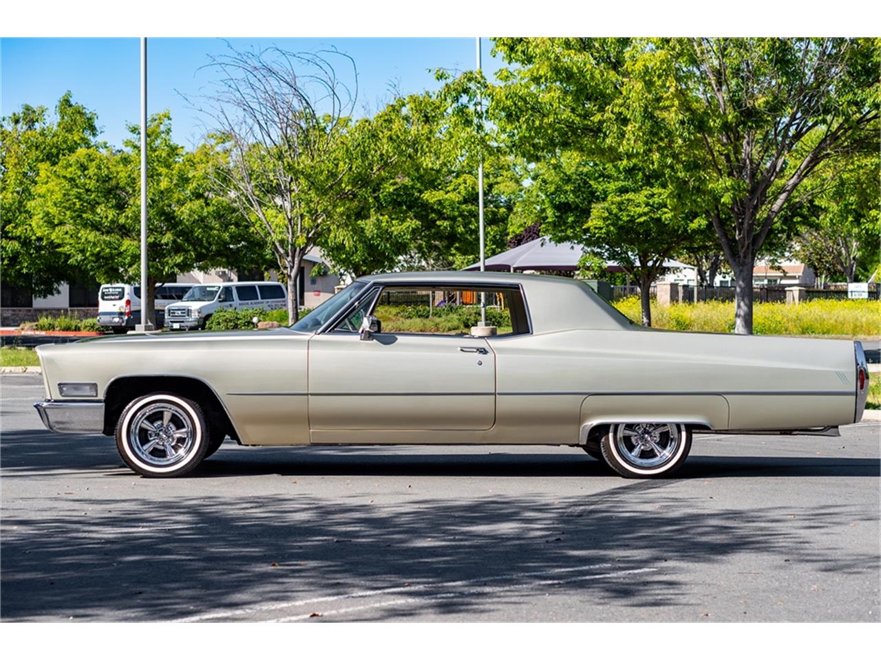 Cadillac-Deville-1968-Beige-Cream-30