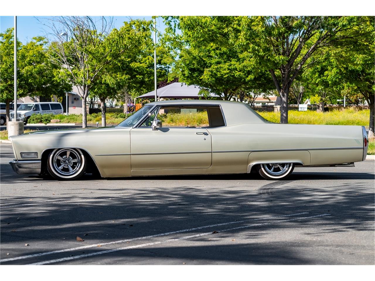 Cadillac-Deville-1968-Beige-Cream-31