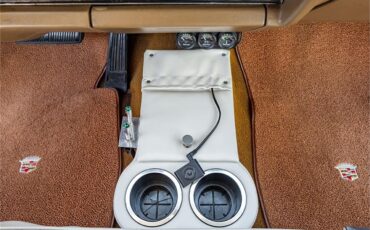 Cadillac-Deville-1968-Beige-Cream-73