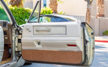 Cadillac-Deville-1968-Beige-Cream-89