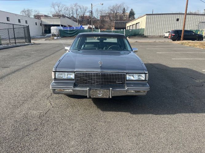 Cadillac-Deville-1988-14