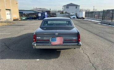 Cadillac-Deville-1988-16