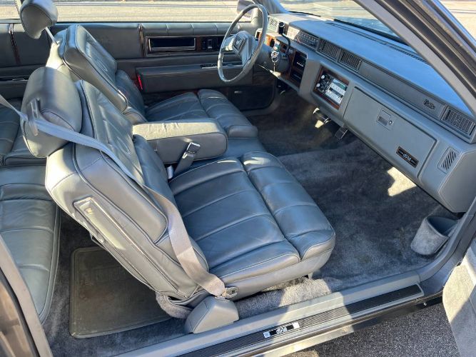 Cadillac-Deville-1988-5