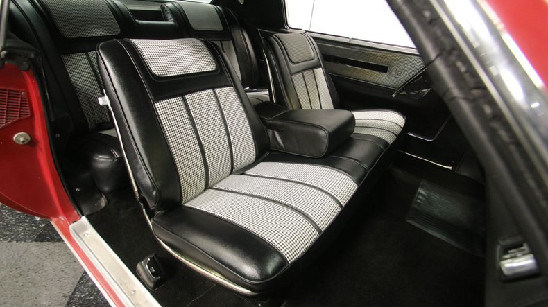 Cadillac-Eldorado-1967-Flamenco-Red-Black-and-White-15