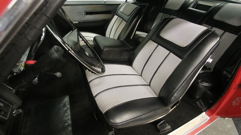 Cadillac-Eldorado-1967-Flamenco-Red-Black-and-White-46