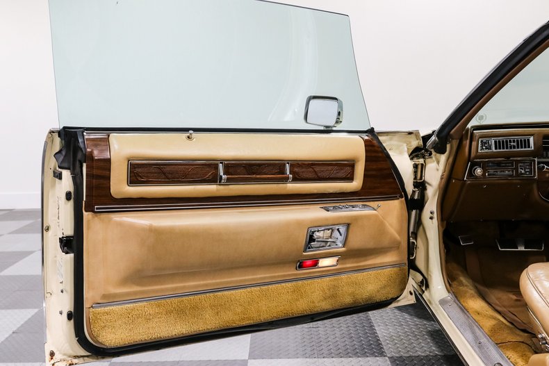 Cadillac-Eldorado-1976-Yellow-Yellow-15