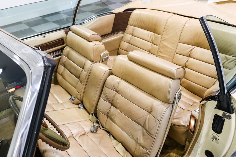 Cadillac-Eldorado-1976-Yellow-Yellow-18