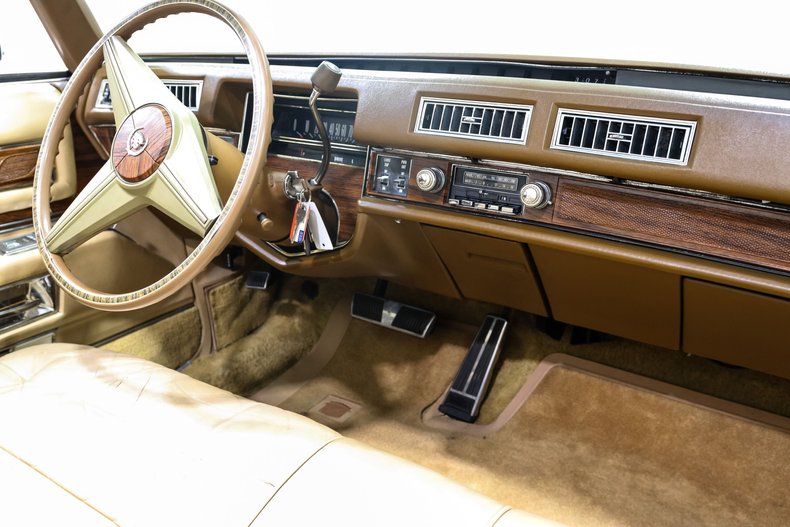 Cadillac-Eldorado-1976-Yellow-Yellow-24