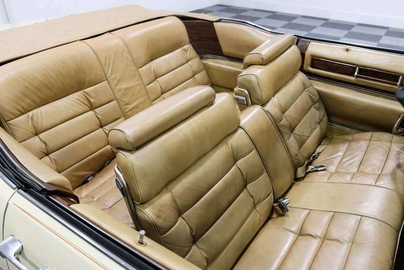 Cadillac-Eldorado-1976-Yellow-Yellow-28