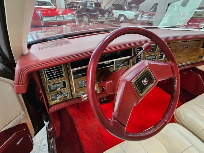 Cadillac-Eldorado-1983-Maple-Firemist-White-Leather-12