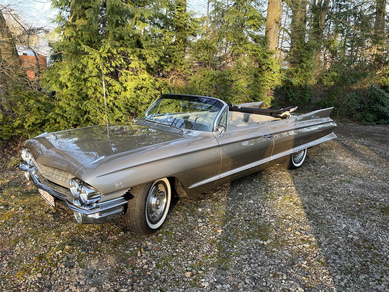 Cadillac-Eldorado-biarritz-1961-Aspen-Gold-Beige-15