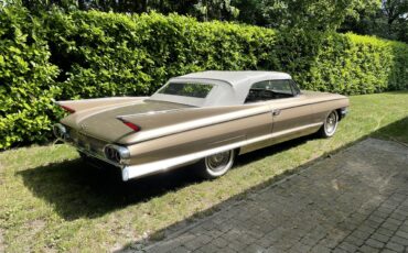 Cadillac-Eldorado-biarritz-1961-Aspen-Gold-Beige-2