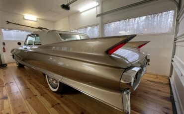 Cadillac-Eldorado-biarritz-1961-Aspen-Gold-Beige-4