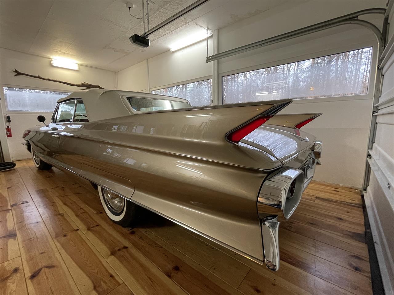 Cadillac-Eldorado-biarritz-1961-Aspen-Gold-Beige-4