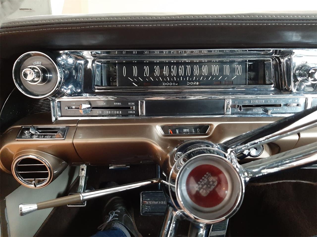 Cadillac-Eldorado-biarritz-1961-Aspen-Gold-Beige-8