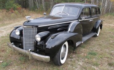 Cadillac-Fleetwood-1938-12