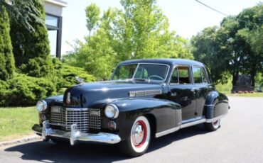 Cadillac-Fleetwood-1941-Black-Tan-1