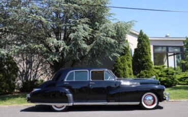 Cadillac-Fleetwood-1941-Black-Tan-2