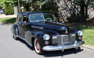 Cadillac-Fleetwood-1941-Black-Tan