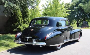 Cadillac-Fleetwood-1941-Black-Tan-4