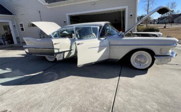 Cadillac-Fleetwood-1958-White-Tan-11