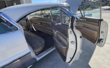 Cadillac-Fleetwood-1958-White-Tan-14