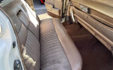 Cadillac-Fleetwood-1958-White-Tan-15
