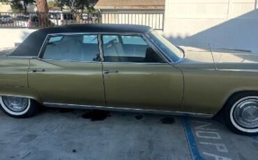 Cadillac-Fleetwood-1969-Gold-11