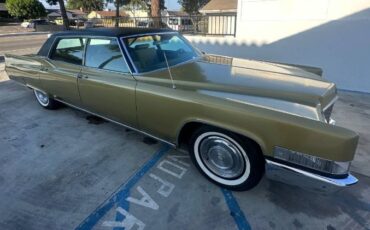 Cadillac-Fleetwood-1969-Gold-14