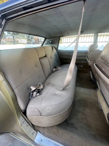 Cadillac-Fleetwood-1969-Gold-8