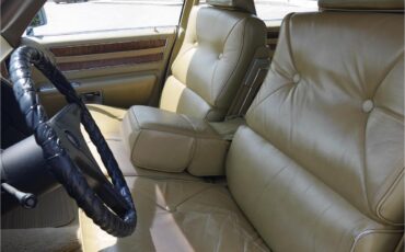Cadillac-Fleetwood-1970-Black-Saddle-13