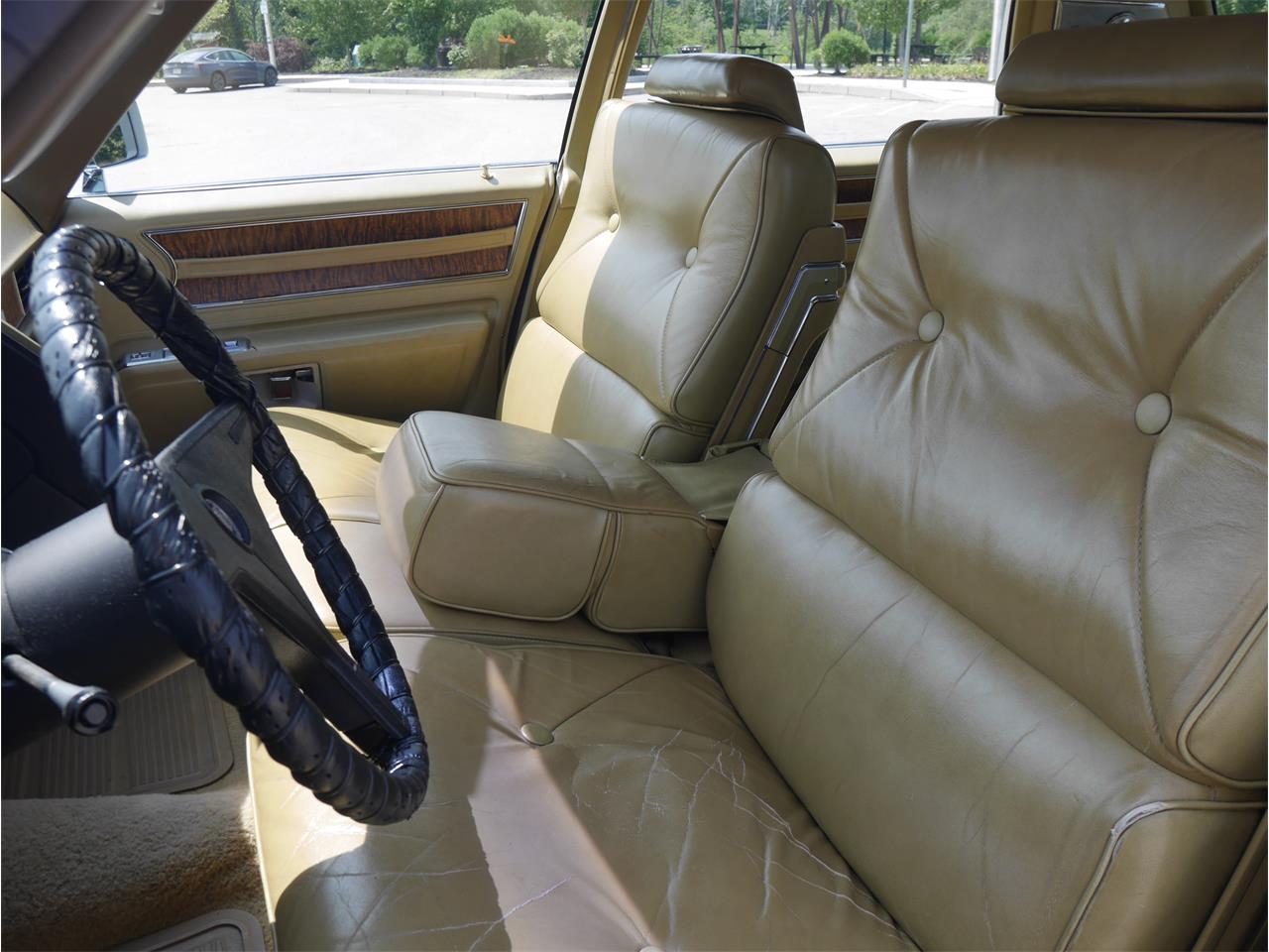 Cadillac-Fleetwood-1970-Black-Saddle-13