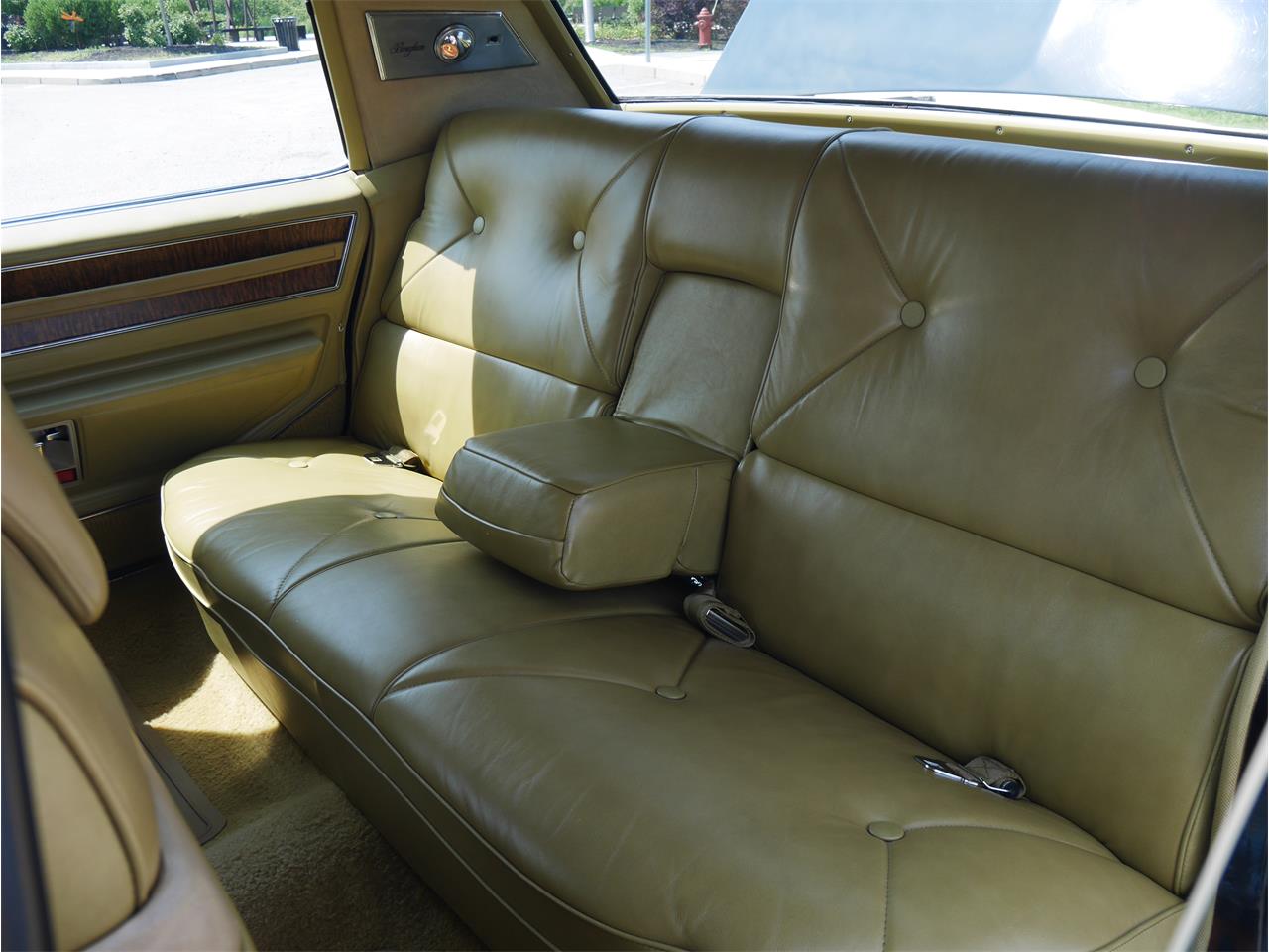 Cadillac-Fleetwood-1970-Black-Saddle-16