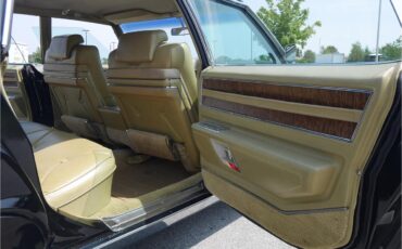 Cadillac-Fleetwood-1970-Black-Saddle-17