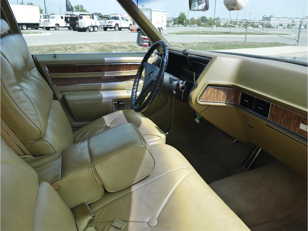 Cadillac-Fleetwood-1970-Black-Saddle-22