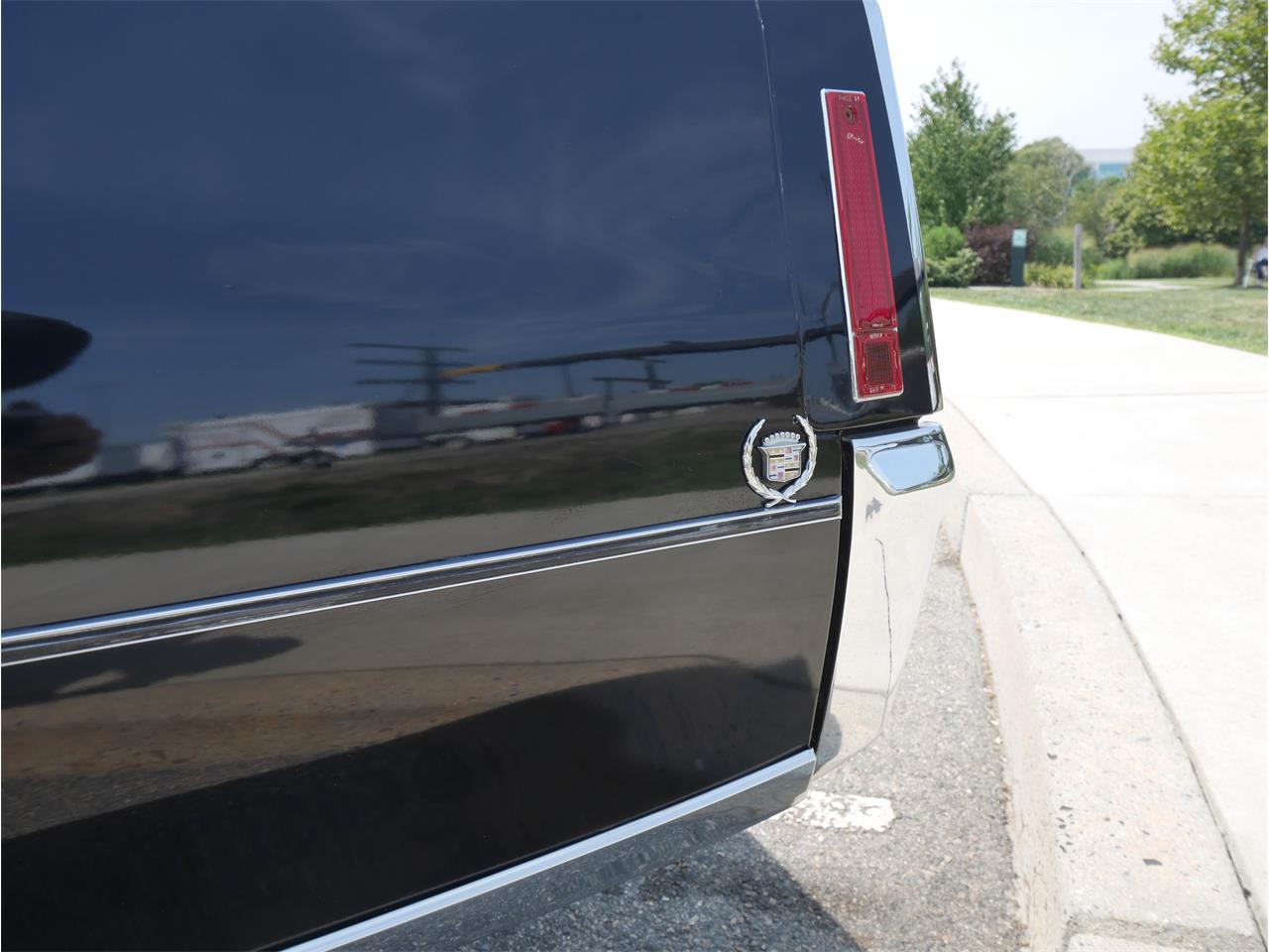 Cadillac-Fleetwood-1970-Black-Saddle-25