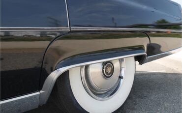 Cadillac-Fleetwood-1970-Black-Saddle-26