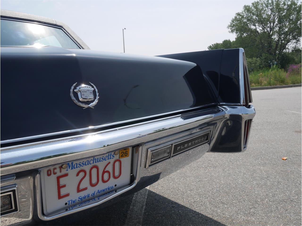 Cadillac-Fleetwood-1970-Black-Saddle-7