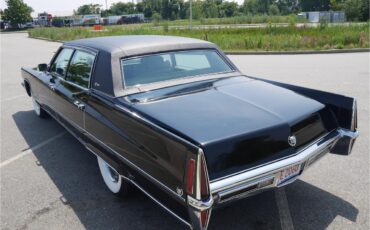 Cadillac-Fleetwood-1970-Black-Saddle-8