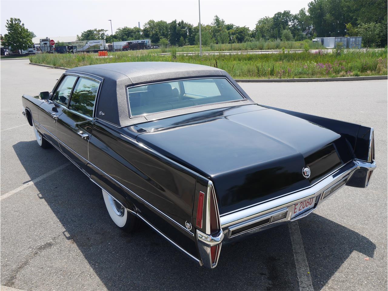 Cadillac-Fleetwood-1970-Black-Saddle-8