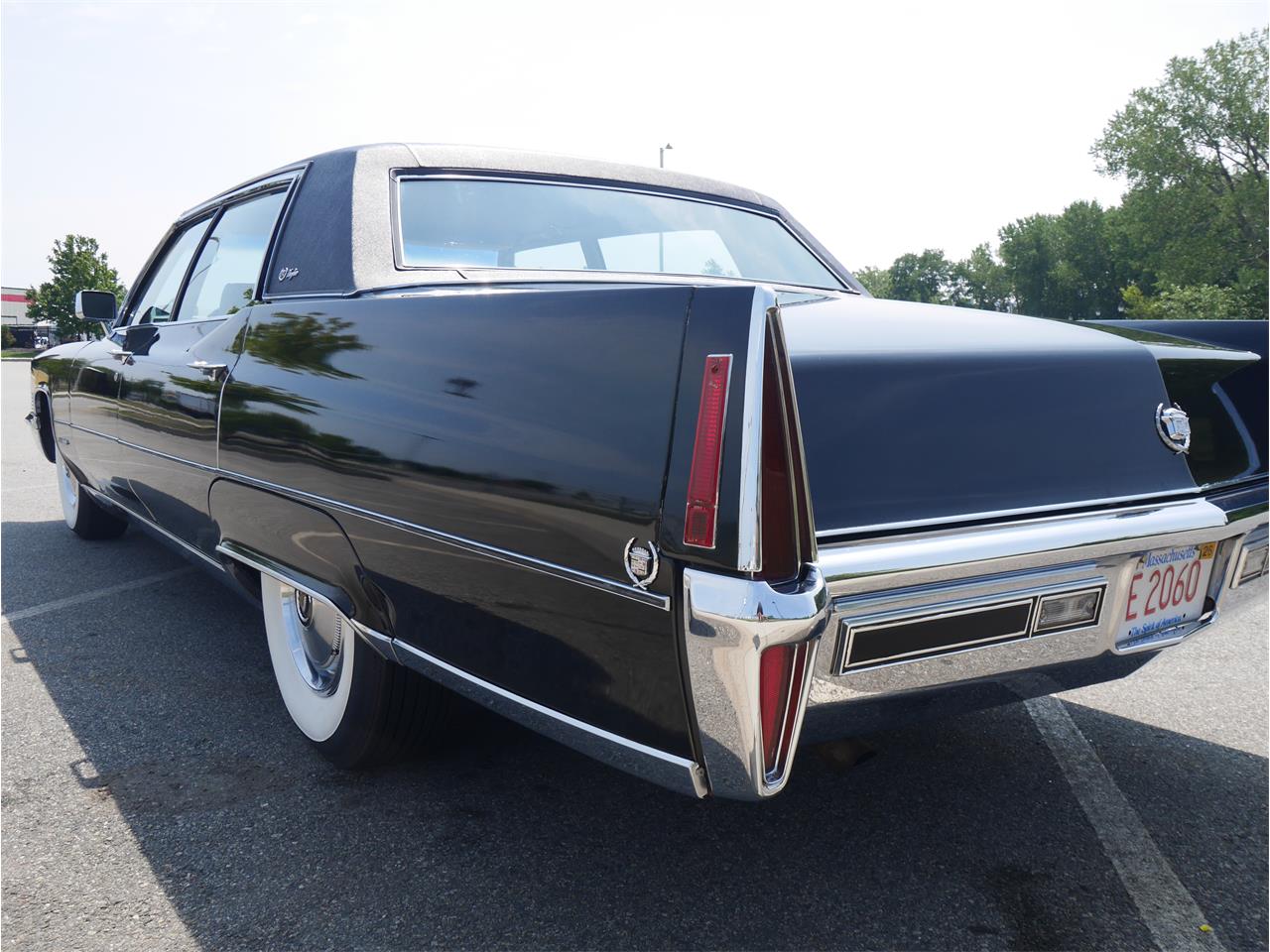 Cadillac-Fleetwood-1970-Black-Saddle-9