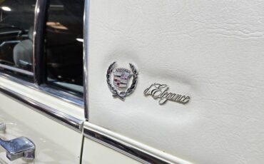 Cadillac-Fleetwood-1981-Sedan-3