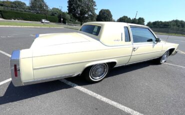 Cadillac-Fleetwood-1985-2