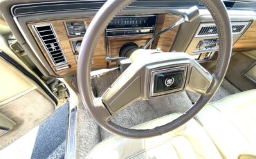 Cadillac-Fleetwood-1985-9