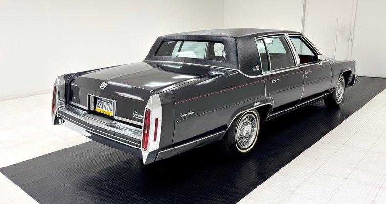 Cadillac-Fleetwood-1985-Dark-Gray-Firemist-M-Dark-Red-10