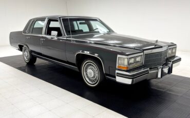 Cadillac-Fleetwood-1985-Dark-Gray-Firemist-M-Dark-Red-12