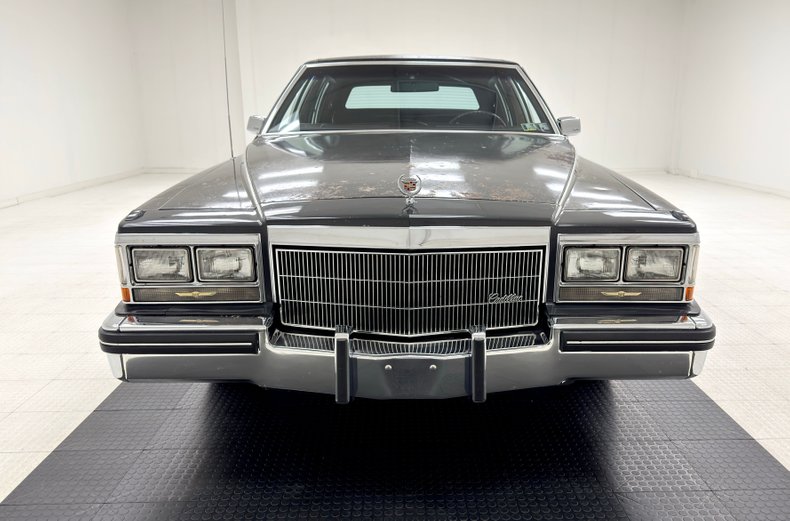 Cadillac-Fleetwood-1985-Dark-Gray-Firemist-M-Dark-Red-13