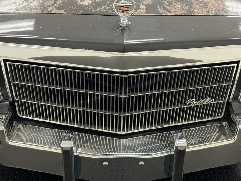 Cadillac-Fleetwood-1985-Dark-Gray-Firemist-M-Dark-Red-14
