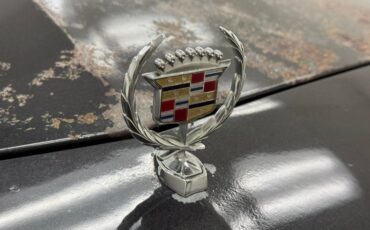 Cadillac-Fleetwood-1985-Dark-Gray-Firemist-M-Dark-Red-15